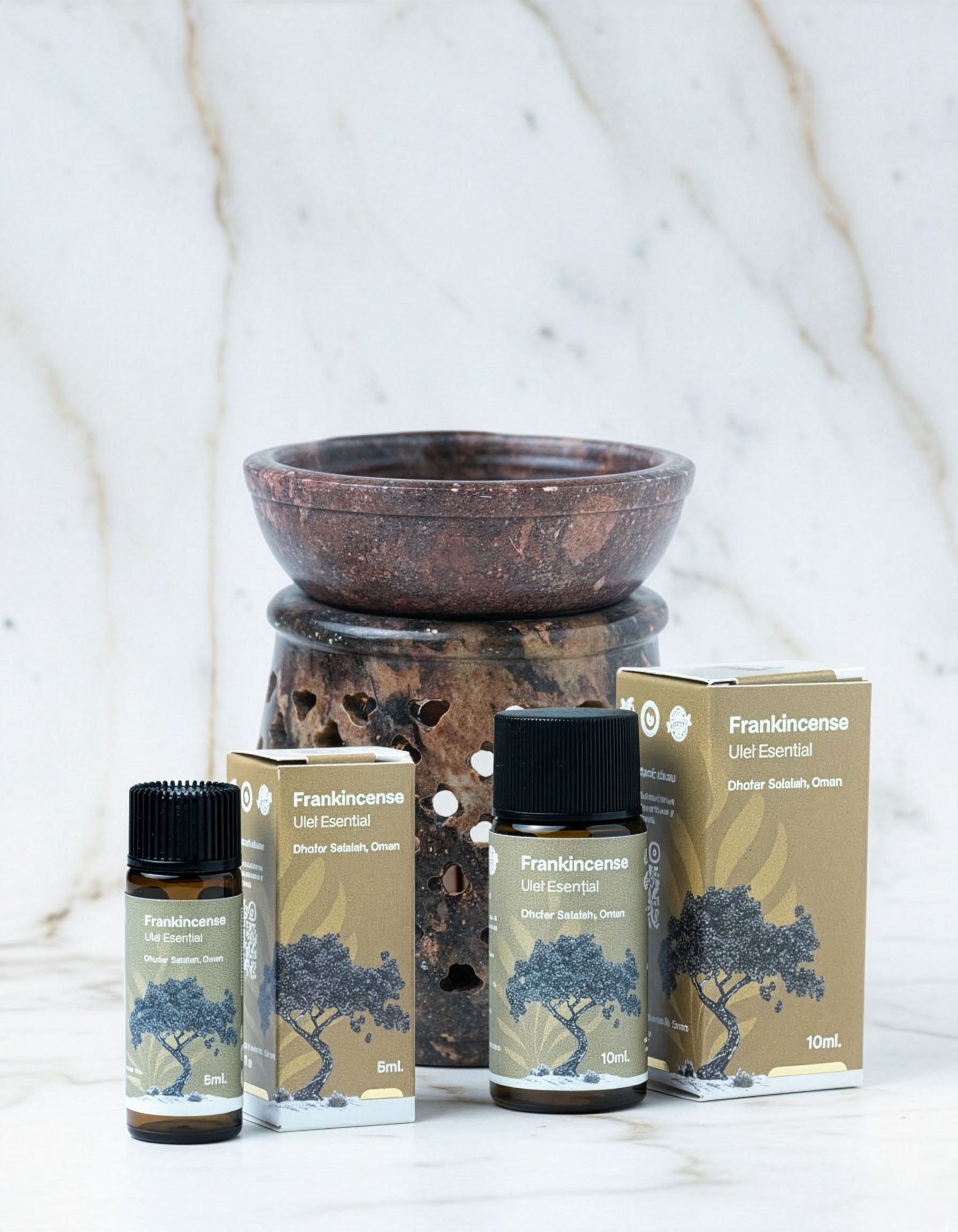 Ulei esential de tamaie Frankincense Boswellia Sacra, prezentare compozitie cu sticle 5ml, 10ml si ambalaje Sacra Botanicals