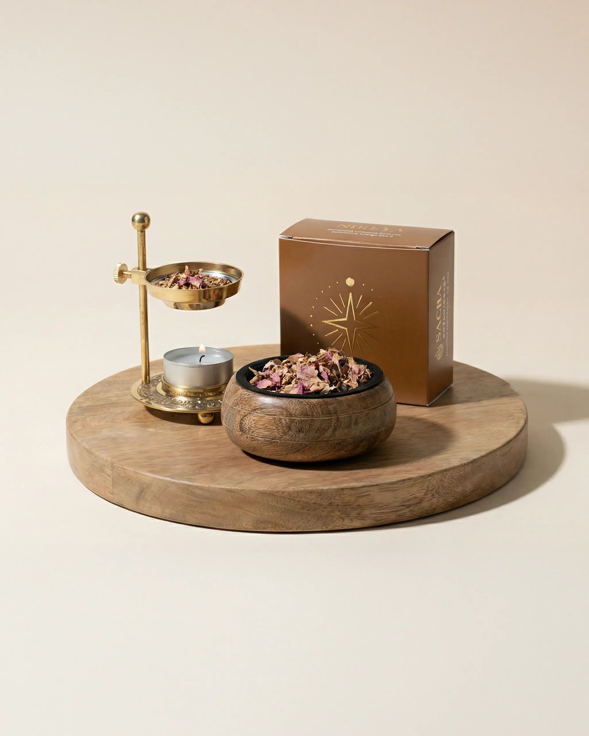 Blend botanic Nireya - compozitie ritual cu arzator de alama, bol de lemn si cutie Sacra Botanicals