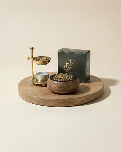 Blend botanic Santhara - compozitie ritual cu arzator de alama, bol de lemn si cutie Sacra Botanicals