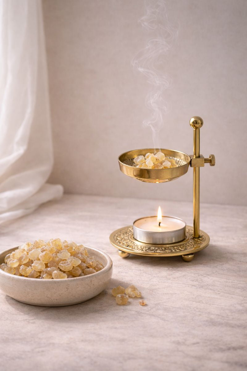 Incalzitor din alama pentru tamaie cu lumanare tip pastila si rasina incalzita lent